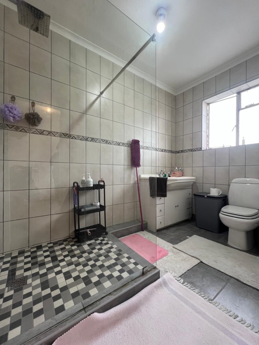 3 Bedroom Property for Sale in Kabega Park Eastern Cape